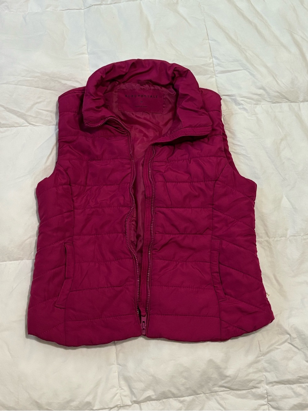 Aeropostale Women’s Quilted Puffer Vest – Size M – Burgundy